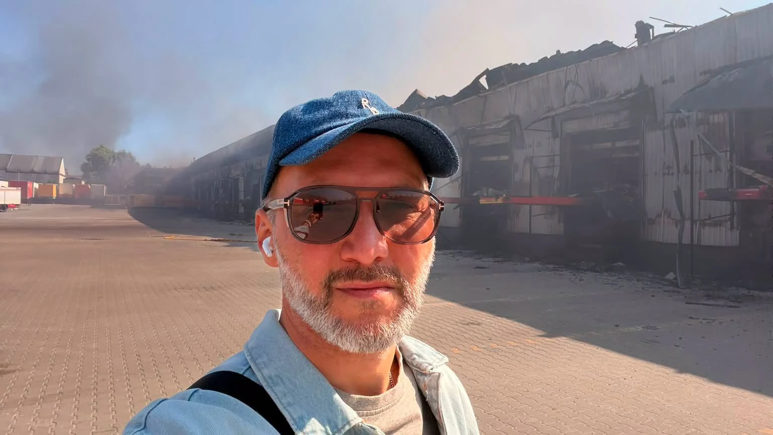 Нічна атака 28 серпня: «шахед» влучив у склад із книгами Readeat у Святопетрівському